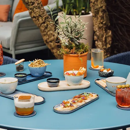 Hotel Lancaster Champs-elysées 5*
